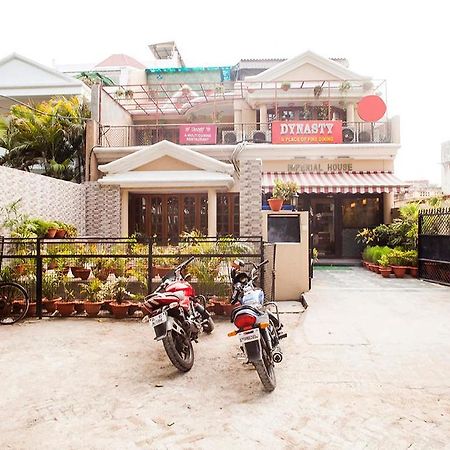 Hotel Imperial House Allahabad Bagian luar foto