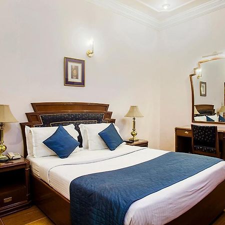 Hotel Imperial House Allahabad Bagian luar foto