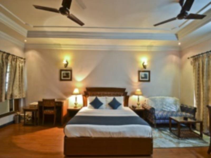 Hotel Imperial House Allahabad Bagian luar foto
