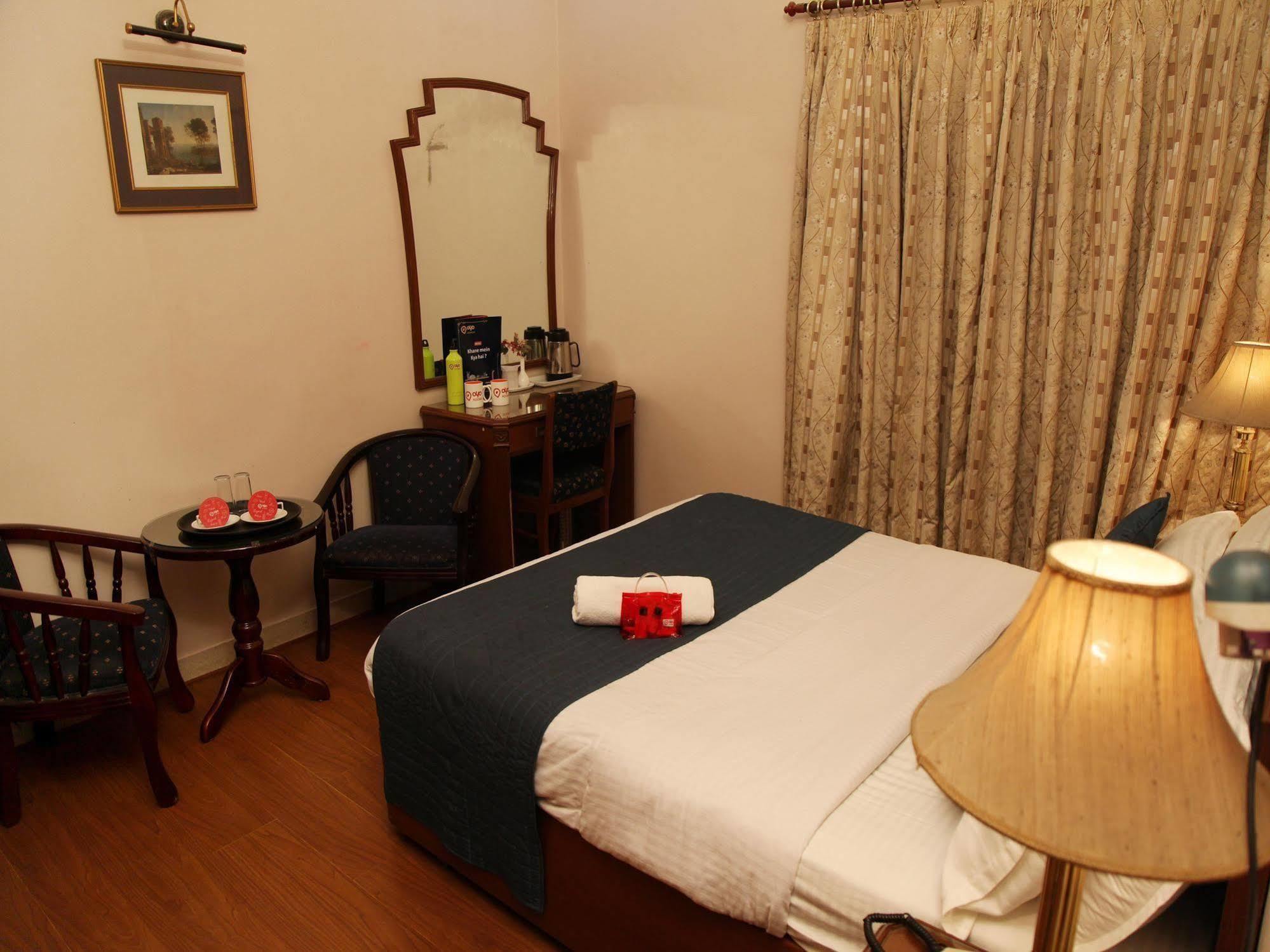 Hotel Imperial House Allahabad Bagian luar foto