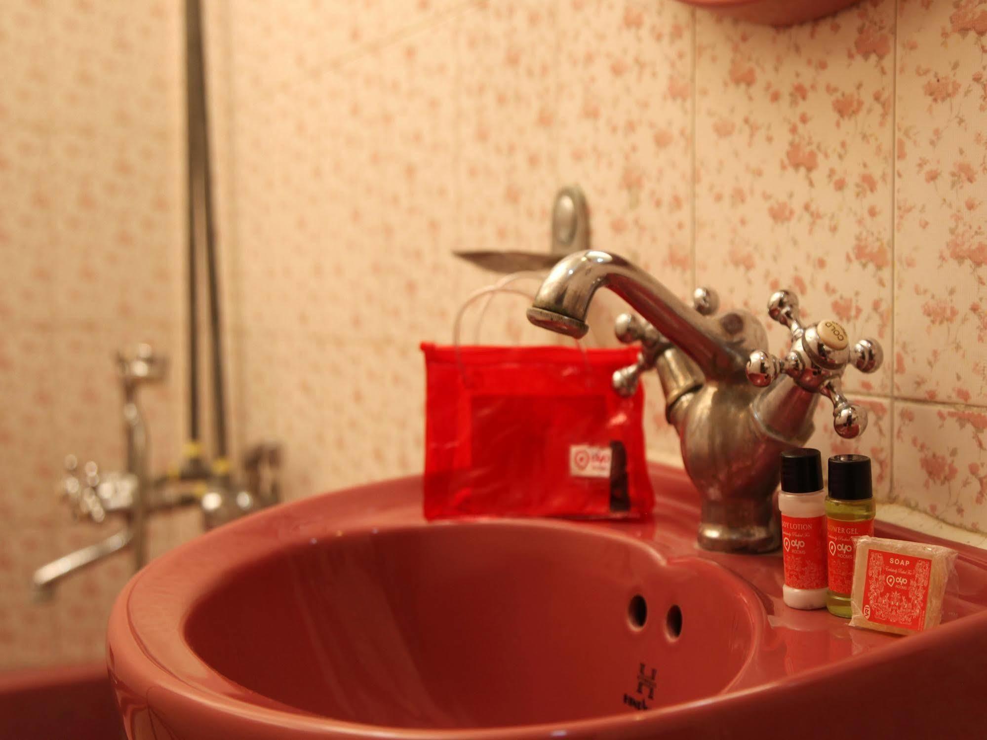 Hotel Imperial House Allahabad Bagian luar foto