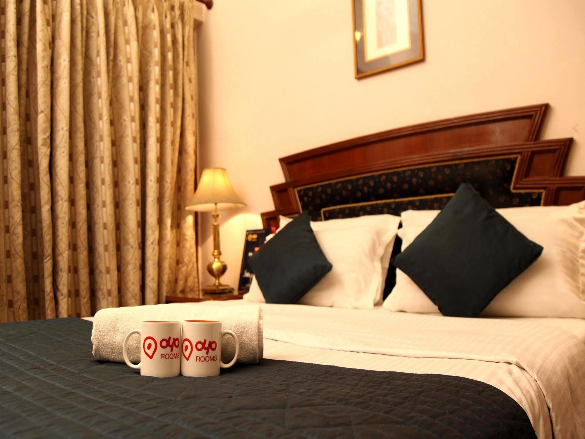 Hotel Imperial House Allahabad Bagian luar foto